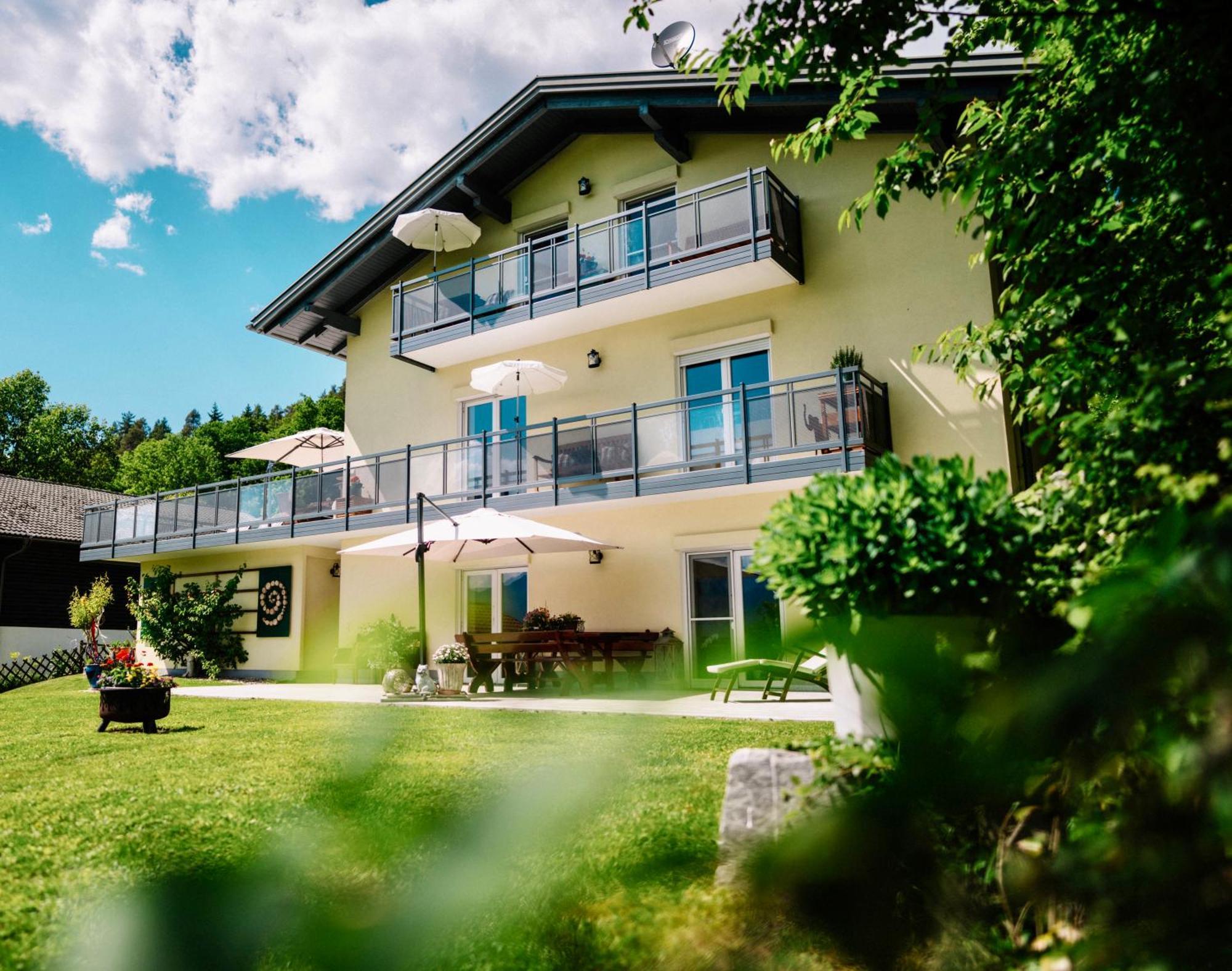 شقة Schwalbennest Velden فيلدين ام ورثرسي المظهر الخارجي الصورة
